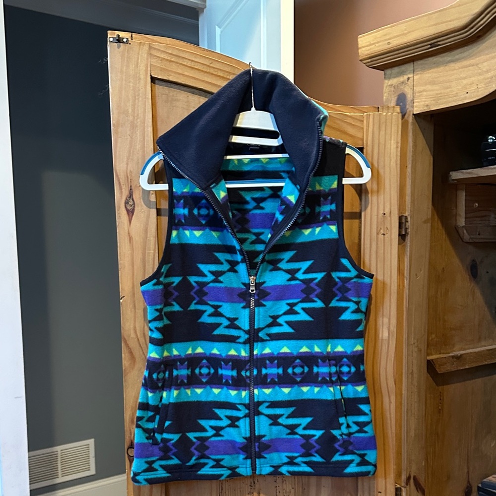 Chaps Sport Multicolor Geometric Vest
